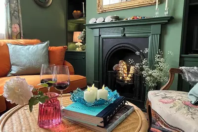 Image de Cosy Georgian cottage, very central, newly renovated, with a courtyard, sleeps 3