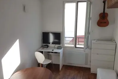 Image de Petit studio situé a côté du Parc des Guilands et 5 min du métro