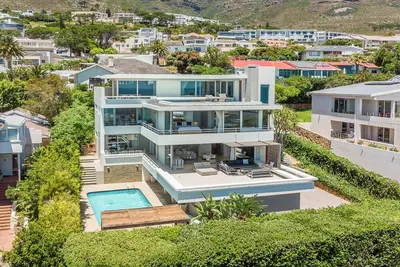 Image de Spacious Villa - Stunning Views