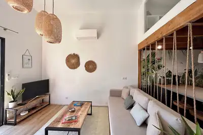 Image de Maison de charme sur la Côte Bleue, à 2 pas des calanques!