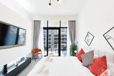 Image de Beautiful Studio with a Spacious Balcony in Meydan