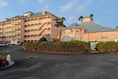 Image de Enjoy your Christmas in a Delightful 2-bedroom resort in East End Grand Cayman!