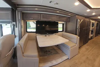 Image de Luxury Rv in Clermont/Your adventure awaits