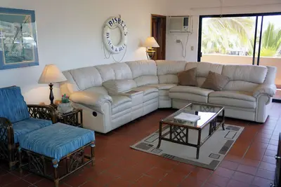 Image de Vacation In This Beautiful 2 Bedroom Condominium!