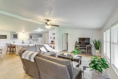 Image de North Fairfield Family Home w/ Hot Tub & Porch!