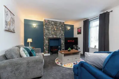 Image de Town centre & all the comforts!