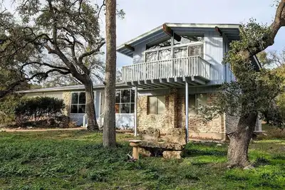 Image de Terrific 5-bedroom Hill Country Retreat in Austin