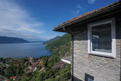 Image de 2-room apartment with balcony and dream lake view