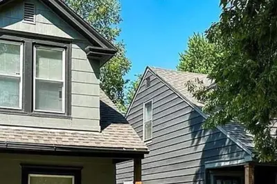Image de Experience Kc from Twin Bells: Two Charming Bungalows, One Prime Location!