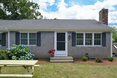 Image de Coastal Haven in West Dennis