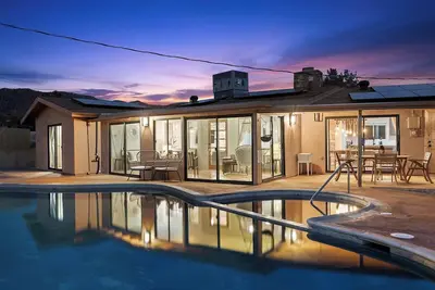 Image de Pool - Hot tub - Fire Pit - Games - Sunkissed Casa