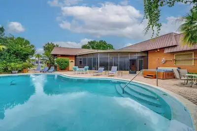 Image de Lanai, Hot Tub & Pool: Haines City Retreat!