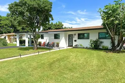 Image de TahAri Vista ~ Refined & Renovated 4br w/patio