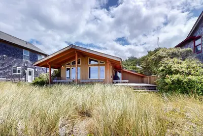 Image de Discover Tranquil Oceanfront Relaxation in Manzanita near beach