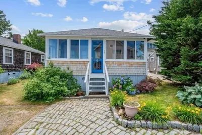 Image de Charming Beach Cottage steps from Brewster Flats Cape Cod Bay