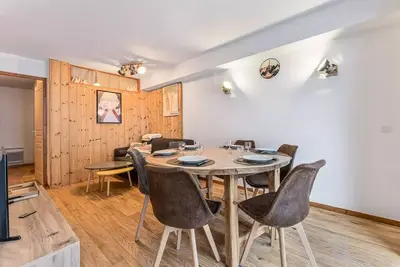 Image de Logement rénové en rez-de-jardin avec vue pistes