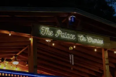 Image de The Palace on Charles is the perfect vacation getaway.