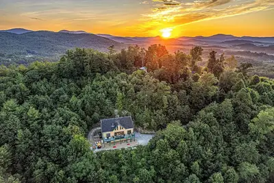 Image de Summer Escape! Mountain View/Sauna/Hot Tub/Games/Arcade