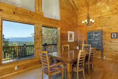 Image de Days Like This | Pet Friendly, Charcoal Grill, Deck & Mountain Views! - 2 Bedroom, 2. 5 Bathroom