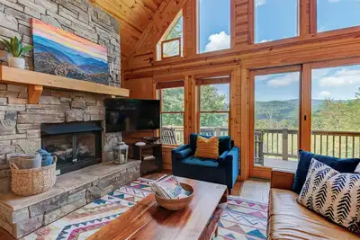 Image de Raven Cliff - Mountain Views/7 Person Hot Tub