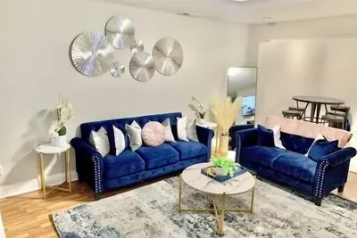 Image de Rare Townhome with Queen Beds in Plaza Midwood-10 min drive uptown