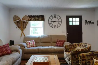 Image de 3 bedroom cabin in Chestertown with hot tub, fireplace, fire pit, wifi, and more
