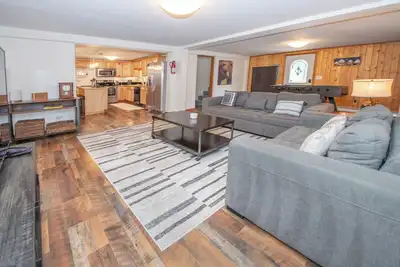 Image de The Big Bear Den. 4bed/2bath, Rustic Luxury with all the amenities. Sleeps 10.