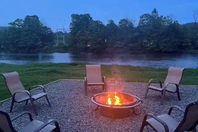 Image de Spacious 5-bedroom river house in charming Deposit