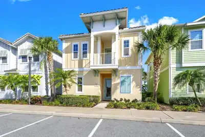 Image de Orange Creamsickle Cottage near Disney with Margaritaville Resort & Island H20.