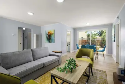 Image de @ Marbella Lane - Alluring & Spacious 3br Home