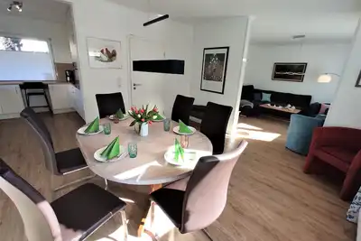 Image de Komfortables Ferienhaus \"norderpiep\" für bis zu 8 Personen mit Tollem Garten