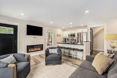 Image de New Modern Downtown Oasis