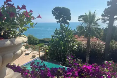 Image de Beautiful 6 Bedrooms Villa on the Cap d'Antibes with panoramic sea views