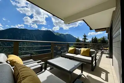 Image de Le Thélème A303 : vue panoramique sur Châtel