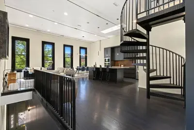 Image de New! Modern Scandinavian Loft in Old Town Square