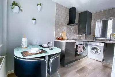 Image de Modern 2 bdr Home, Spacious Garden, City Center, Free Parking Netflix