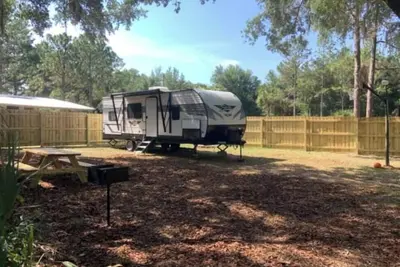 Image de Cozy Rv in delightful Crystal River with WiFi, Ac