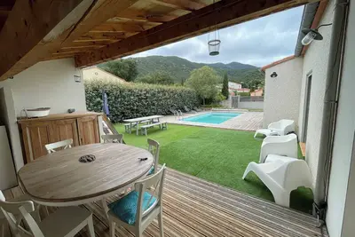 Image de Maison entre mer et montagne. Idéale pour de belles vacances en famille.