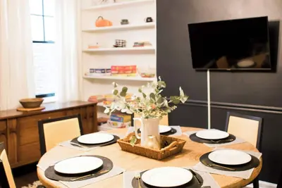 Image de Cozy Cottage Downtown - Walk to Otr & Stadiums