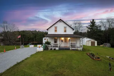 Image de Private cottage in Ardoch North Frontenac Ompah Community fishing kayak & boat