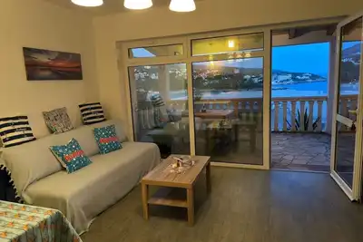 Image de Private beach 2-bedroom apartment