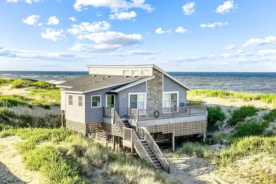 Image de Charming house w/ ocean views, expansive deck, free WiFi