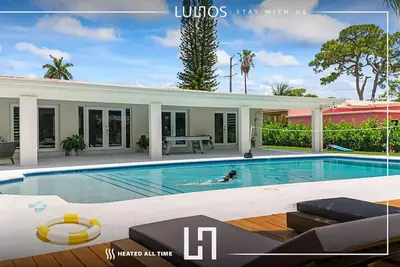 Image de Family Fun House w/ Pool, Games, Sports & Bbq
