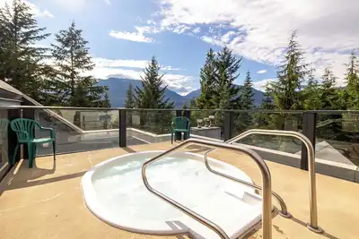 Image de Pet-Friendly•Rooftop Hot Tub•15 Min Walk to Centre•Free Parking & Shuttle
