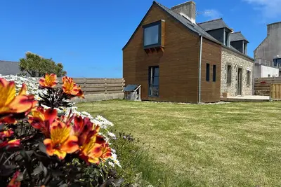 Image de Nouveau à Roscoff, à 400 m de la plage. Vue sur mer à l'étage\nJardin clôturé
