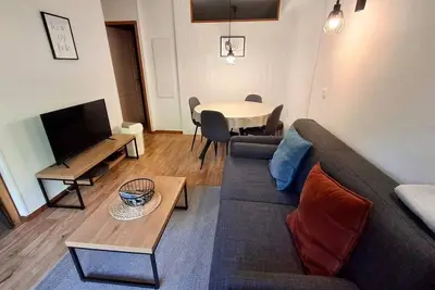 Image de 50m du centre station, étage -2, piscine, sauna, terrasse, télévision, casier à ski, 35m², Les Orres