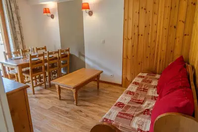 Image de À 50m des pistes de ski, 1er étage, vue pistes de ski, piscine, balcon, télévision, casier à ski