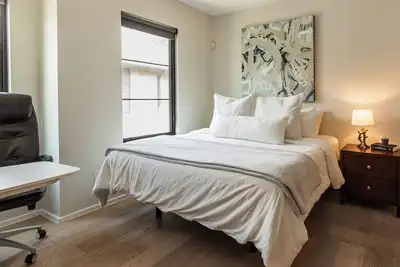 Image de Lower Greenville Gallery