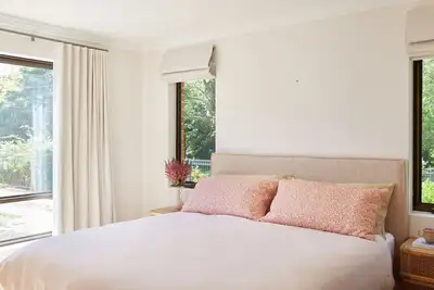 Image de Discover Royal National Park in this Stylish 1br