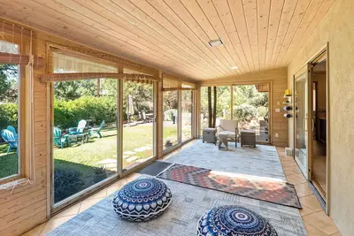 Image de Secluded Mountain Shadows Escape w/ Yoga Studio